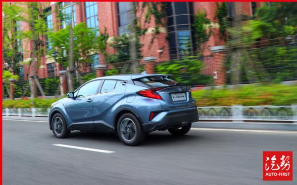顏值高手極致殺手——試駕廣汽豐田C-HR雙擎