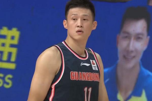 29+12+3！24+4+6，中國隊長籃板數超姚明，男籃三大鋒線集體爆發