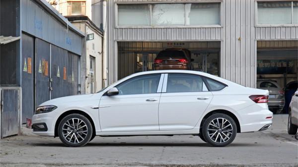 大眾朗逸：1.4T年養車貴近兩千，還是 1.5L更省心？