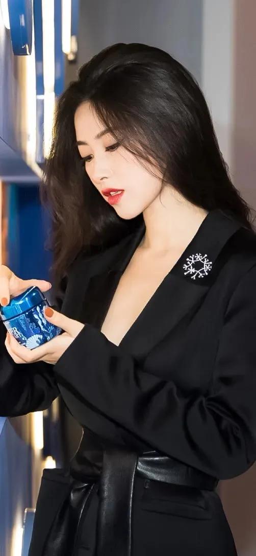 張天愛 朱珠 宋祖兒 桌布