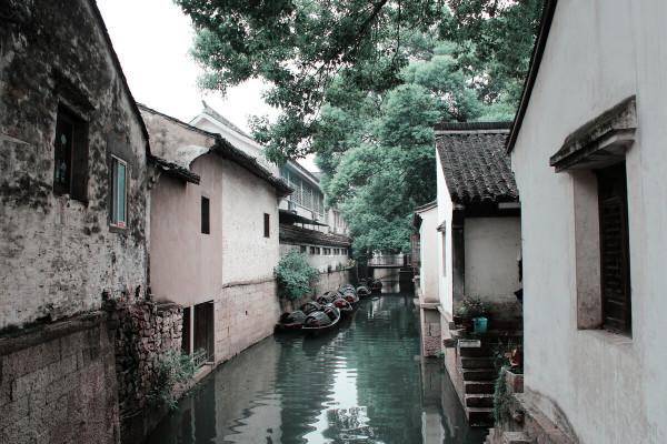 浙江這麼大，要說適合居住和養老的還屬這三座城，環境好，底蘊深