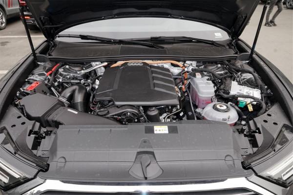 奧迪A6L PHEV車型,售50.8萬,NEDC綜合油耗2.1L/100km,油耗經濟 奧迪A6L PHEV車型,售50.8萬,NEDC綜合油耗2.1L/100km,油耗經濟