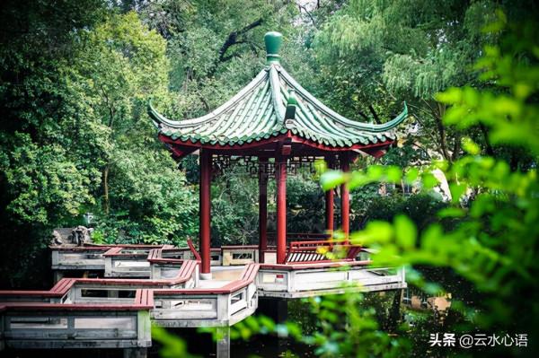 雨後初晴,蘇軾即興吟誦了兩首佳作,寫景如畫,妙語連珠 雨後初晴,蘇軾即興吟誦了兩首佳作,寫景如畫,妙語連珠