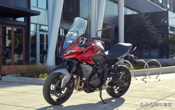 凱旋Tiger Sport 660正式釋出，三缸跨界公路休旅車