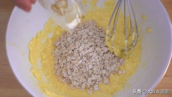 揭秘！燕麥消化餅的做法！和買的一樣，酥酥軟軟，好吃到腦昏昏