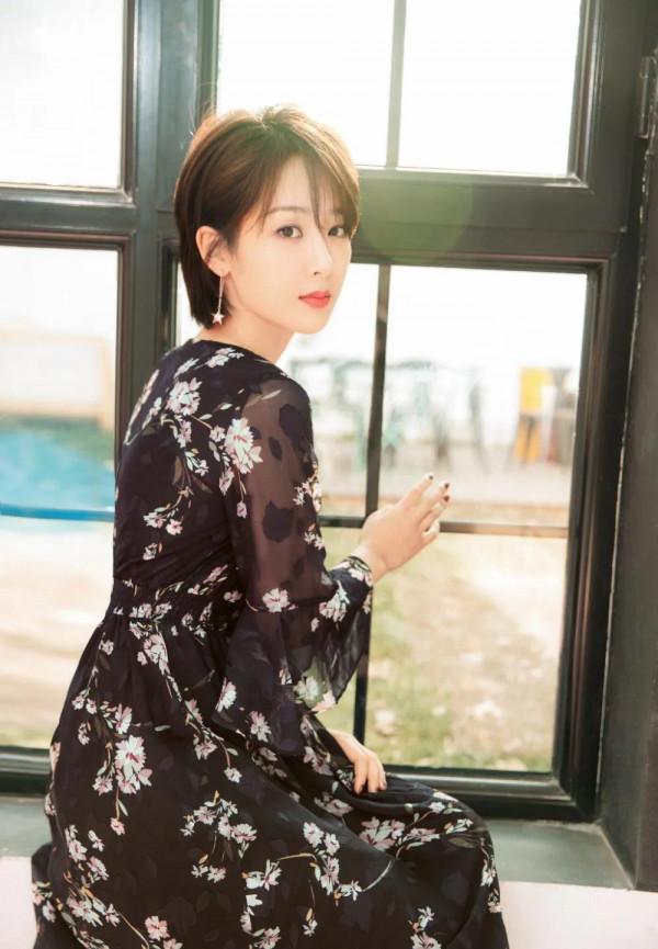 寶藏女孩楊紫美圖｜倪萍：《女心理師》楊紫是個很有魅力的演員