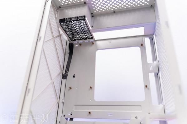 散熱十分優秀，佔地面積超小、銀欣ALTA G1M白色MATX機箱 評測