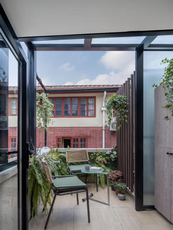 上海75㎡老房，請到史南橋大師改造，花費87萬9成了弄堂裡的別墅