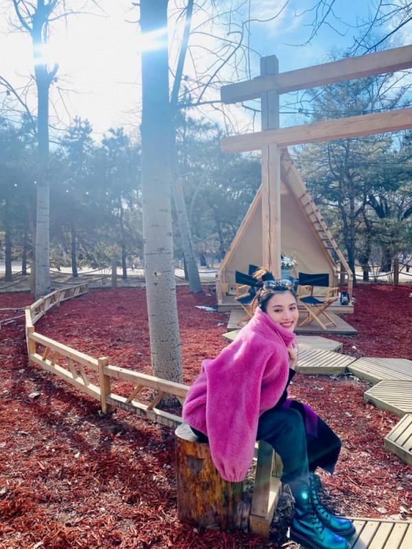 羨煞旁人！趙繼偉妻子更博曬出夫妻出遊照 繼偉評論：累死