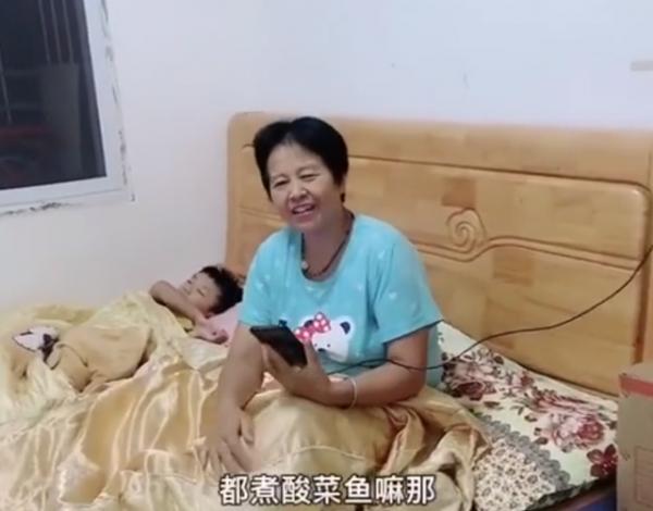 四川一女子半夜找婆婆說想吃酸菜魚，婆婆反應讓網友酸了：太暖心