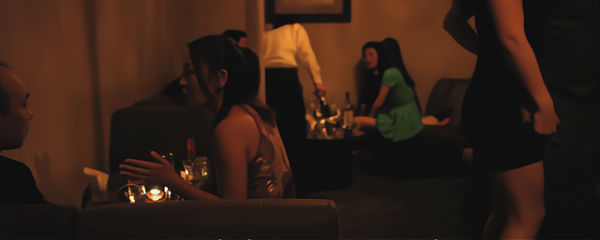 日本網咖難民:住在“天堂”活在“地獄”,日本底層的人間失格 日本網咖難民:住在“天堂”活在“地獄”,日本底層的人間失格