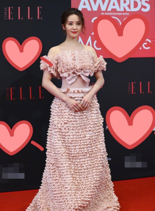 ELLE紅毯:熱巴唐嫣翻車、關曉彤照騙,劉詩詩娜扎變花仙子太驚豔 ELLE紅毯:熱巴唐嫣翻車、關曉彤照騙,劉詩詩娜扎變花仙子太驚豔