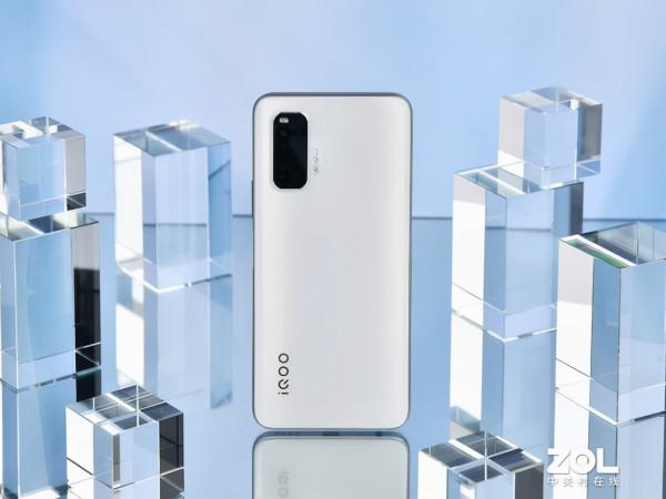 售價不足2000元的千元手機，這幾款才是實用使用者的精明選擇