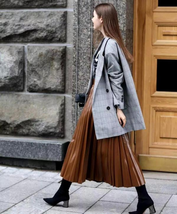 為何會上身不胖下身胖,這種身材的中年女人,有哪些正確穿法? 為何會上身不胖下身胖,這種身材的中年女人,有哪些正確穿法?