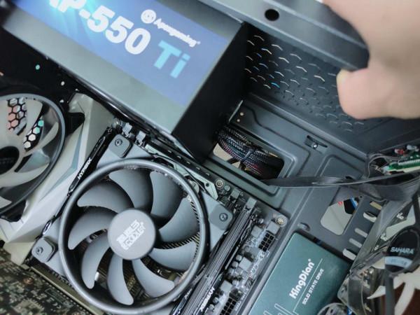 電腦電源選擇不當，電壓虛標執行不穩定，從根源解決問題