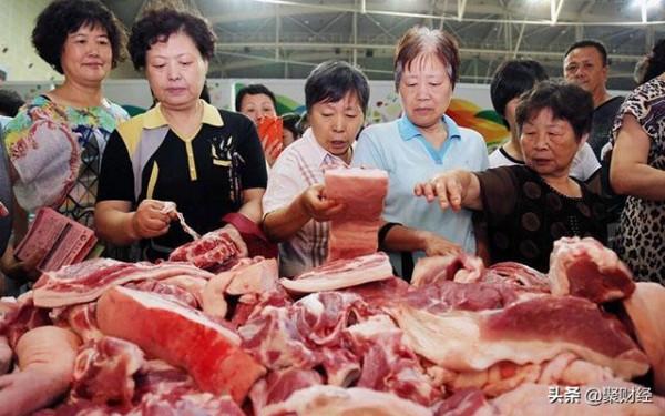 “10元肉”成常態,豬肉價格下降44.9%,養殖戶欲哭無淚 “10元肉”成常態,豬肉價格下降44.9%,養殖戶欲哭無淚