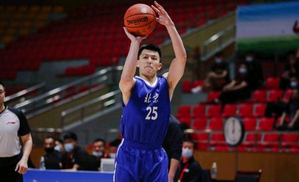 尷尬了！五號秀沒球打，連看飲水機的機會都不給