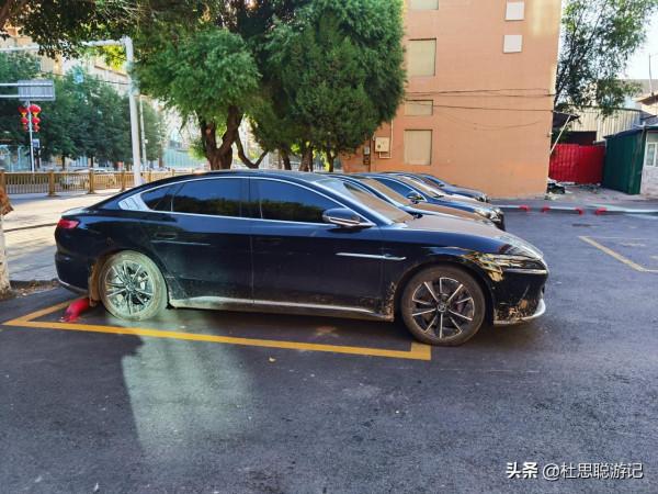 漢EV自駕新疆伊犁,夜市的伊寧絲路之光旅遊小鎮,美食的天堂 漢EV自駕新疆伊犁,夜市的伊寧絲路之光旅遊小鎮,美食的天堂