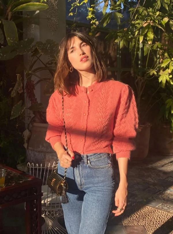 圓肩厚背這樣穿，堪比變形記