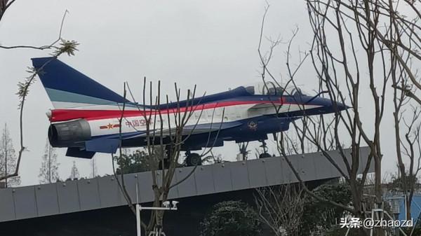 近距離觀摩戰機英姿