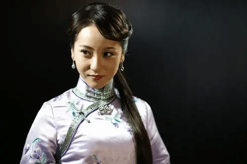 5位嫁給自己同學的女星，鮑蕾海清仍幸福美滿，姚晨卻以離婚收場