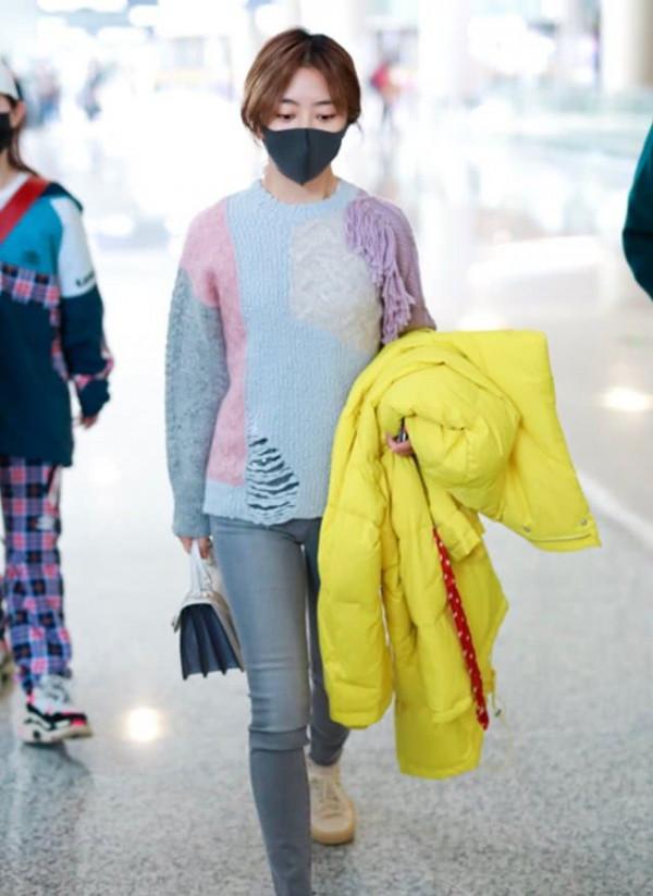 譚松韻牛仔褲穿出少女感