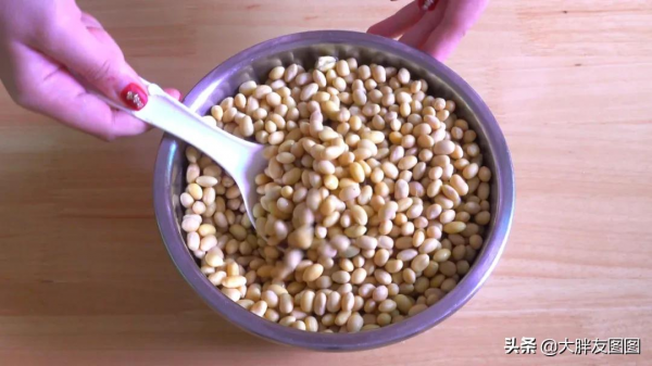 沒有石膏,沒有內脂,一種常見的調味料就能點出豆腐 沒有石膏,沒有內脂,一種常見的調味料就能點出豆腐