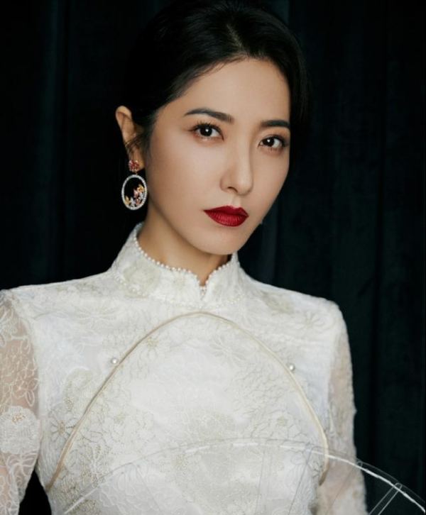 她們驚豔了時光，15位湖北籍女星，個個明豔大氣，沒有傻白甜