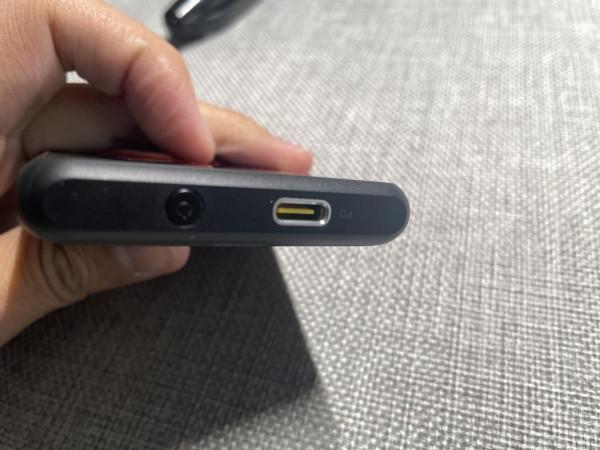 充電寶也能如此輕薄，Aohi磁吸充電寶上手體驗，輕薄如名片一樣