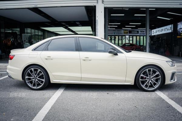 獨一無二的奧迪S4,鍛造碳纖維內飾讓人耳目一新 獨一無二的奧迪S4,鍛造碳纖維內飾讓人耳目一新