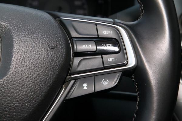 日德系主流B級車對比，第十代雅閣與新款帕薩特該怎麼選？