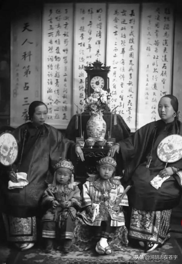 清末照片:新娘出嫁淚眼婆娑,李鴻章兒孫滿堂,肅親王府斷壁殘垣 清末照片:新娘出嫁淚眼婆娑,李鴻章兒孫滿堂,肅親王府斷壁殘垣