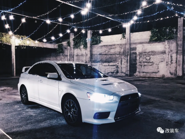 小姐姐連續擁有兩臺";街霸";EVO,完美詮釋何為巾幗不讓鬚眉 小姐姐連續擁有兩臺";街霸";EVO,完美詮釋何為巾幗不讓鬚眉