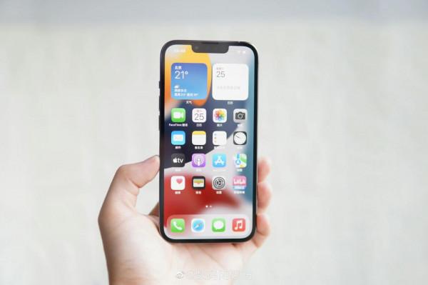 iPhone 13 Pro遠峰藍隨手拍 iPhone 13 Pro遠峰藍隨手拍