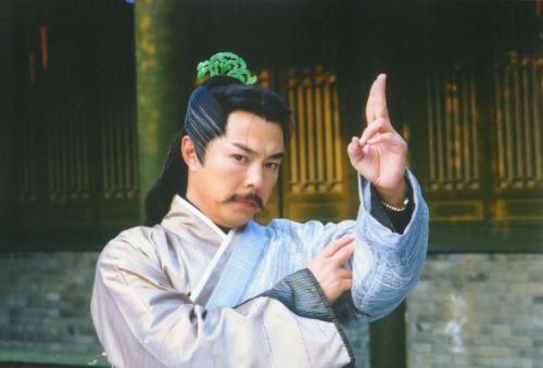 同是《倚天屠龍記》，把蘇有朋和吳啟華版放在一起，差距就出來了