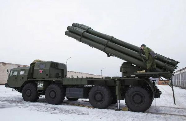 地表最強火箭炮之一BM-30(龍捲風)