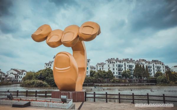 華西村後,江蘇的永聯村上榜中國9大土豪村,當地村民買房只要1折 華西村後,江蘇的永聯村上榜中國9大土豪村,當地村民買房只要1折