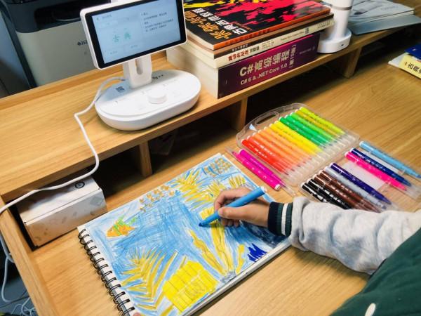 一臺高標準護眼燈還自帶學習機功能,是否能取代培訓機構的輔導? 一臺高標準護眼燈還自帶學習機功能,是否能取代培訓機構的輔導?