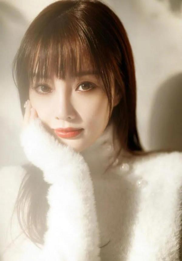 李小璐40歲看上去很美 李小璐40歲看上去很美