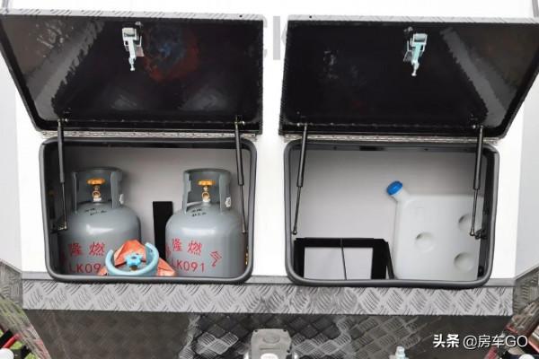 房車中的“陸地巡洋艦”，霸氣外形車內精緻，黑系HQ21實拍評測