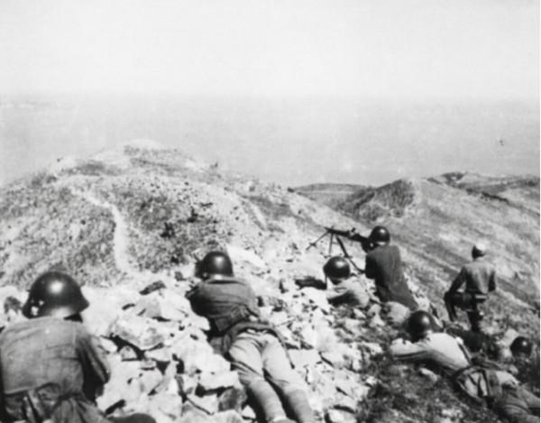 華野一政委借宿農家,卻被三個農民謀財害命,粟裕親令:血債血償 華野一政委借宿農家,卻被三個農民謀財害命,粟裕親令:血債血償