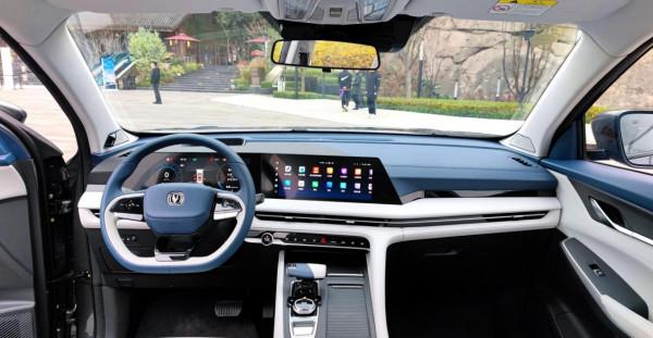 兩種前臉可選 第二代長安CS75 PLUS實車亮相 明年初上市 兩種前臉可選 第二代長安CS75 PLUS實車亮相 明年初上市