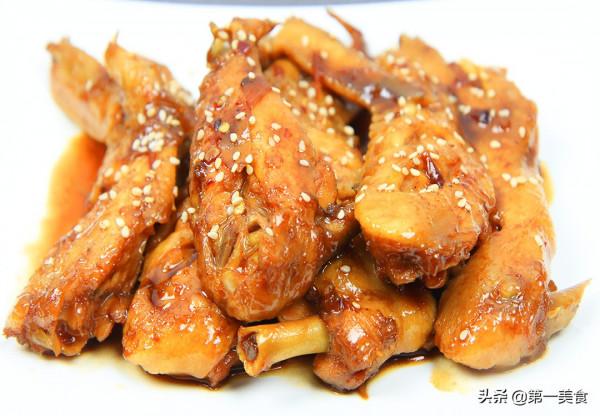 紅燒雞翅簡單又好吃的做法，廚師長分享技巧，軟糯香甜，紅潤髮亮