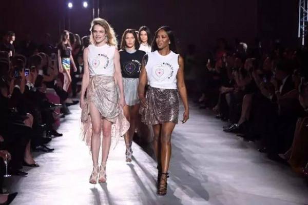 小鎮走出的國際超模，攜3娃改嫁首富之子，水果妹如何一路開掛？