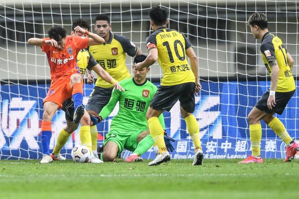 最大對手遭遇危機,泰山隊中超爭冠將一騎絕塵,5分優勢起步 最大對手遭遇危機,泰山隊中超爭冠將一騎絕塵,5分優勢起步