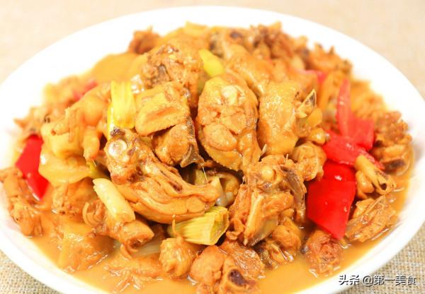 做家常炒雞時，不要直接下鍋炒，多加這一步，肉質鮮嫩，無腥味