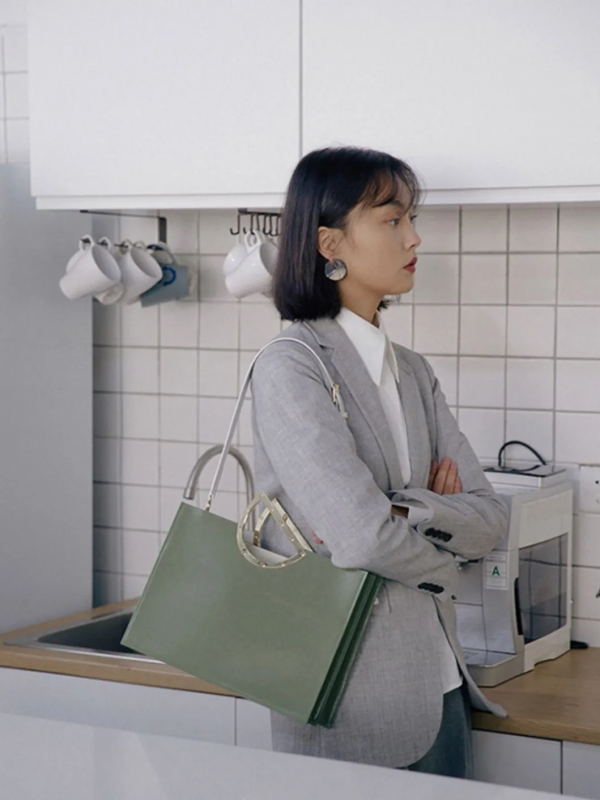 你的包包該換了!這4款揹出去就被誇時髦 你的包包該換了!這4款揹出去就被誇時髦