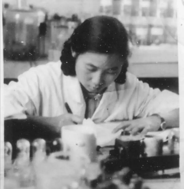 她是三無研究員,85歲卻獲得專業領域最高獎,屠呦呦憑的是什麼? 她是三無研究員,85歲卻獲得專業領域最高獎,屠呦呦憑的是什麼?