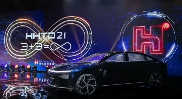 富士康成造車新玩家!老闆親自連發三款新車,車名卻碰瓷特斯拉? 富士康成造車新玩家!老闆親自連發三款新車,車名卻碰瓷特斯拉?