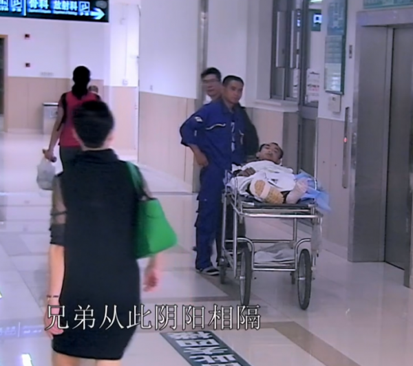 真實故事：農民工意外墜樓，腦袋被摔出血洞，後來搶救過來了嗎？